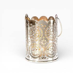 เชิงเทียนโลหะเคลือบสีเงินแบบทันสมัยตัดดอกไม้และออกแบบขอบเป็นรูปหอยเชลล์ - Product Image 1