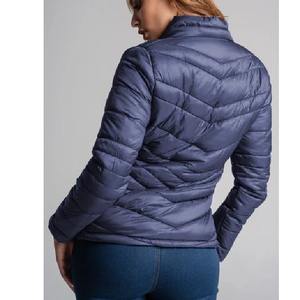 Veste coupe-vent Veste bouffante à capuche pour femme Manteau matelassé léger 3 poches Zip-up Vêtements d'extérieur chauds d'hiver de BD - Product Image 3