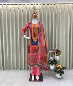 TOP DE DISEÑADOR CON PANTALON Y DUPATTA CON TRABAJO - Product Image 3