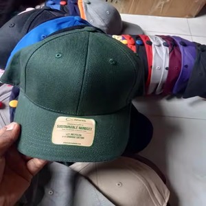 Gorra para correr al aire libre con tuberías reflectantes 3D inspiradas en los deportes americanos para hombre, algodón transpirable, poliéster, stock de Bangladesh - Product Image 4