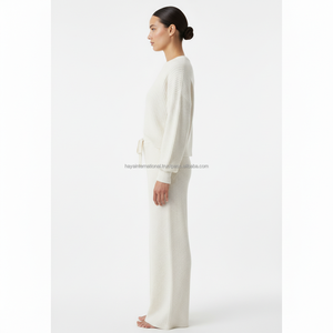 Conjunto de Suéter Cómodo, Casual y Transpirable de Felpa de Poliéster/Algodón para Mujer con Detalle de Botones Bordados, 180g - Product Image 5