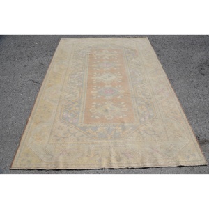 พรมตุรกี, พรมขนาดใหญ่ 5.6x7.9 ฟุต, พรมวินเทจลายพรางสีเบจทำจากขนสัตว์ - Product Image 1