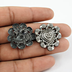 Boucles d'oreilles en argent uni de style européen américain Boucles d'oreilles en argent sterling 925 personnalisées à la mode simple et haut de gamme en gros - Product Image 1