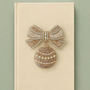 Diario de Lino Elegante, Cuaderno de Tapa Dura con Lazo Bordado Premium, Regalo Artesanal para las Fiestas, Papelería, Diario Personal - Product Image 1