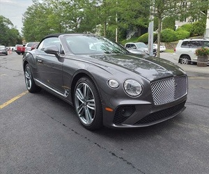 Offre exceptionnelle : Bentley Continental GTC S V8 AWD d'occasion 2023 - Prêt à être expédié - Product Image 1