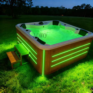 Vasca Idromassaggio da Esterno con Connessione Bluetooth per 6 Persone - Product Image 1
