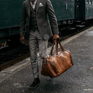 กระเป๋าทรงดัฟเฟิลน้ำหนักเบาทำจากหนังกระเป๋าทรงดัฟเฟิลน้ำหนักเบามีซิปปิดสำหรับใช้งานกลางแจ้ง - Product Image 5