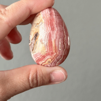 Œuf de cristal de rhodochrosite poli, pierre précieuse de l'amour, vente en gros, naturel, pour la guérison, la décoration intérieure et l'équilibrage énergétique, fabricant de confiance