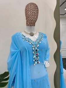 Ensemble Sharara bleu pastel avec dupatta et broderie miroir - Product Image 4