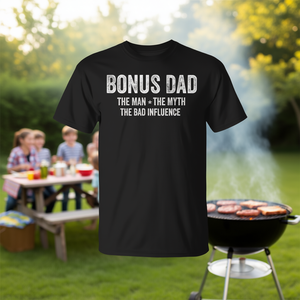 T-shirt Bonus Dad: L'uomo, il mito, la cattiva influenza - Articolo promozionale in omaggio - Product Image 3