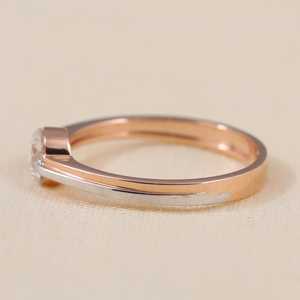 Ensemble de Bague de Fiançailles Solitaire Classique en Diamant de Laboratoire Rond, Collection Élégante de Bagues en Diamant - Product Image 1