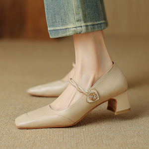 Escarpins chics pour femmes à talon chaton, bout pointu, à enfiler, confortables pour le bureau et le quotidien, talons de soirée avec strass - Product Image 1