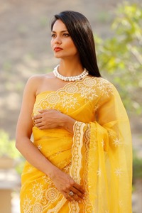 Travail de broderie indienne traditionnelle Saree en soie organza avec chemisier pièce femmes fête et mariage porter bas prix du Pakistan - Product Image 3