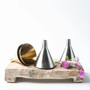 Juego de Embudos de Acabado Premium para una Transferencia de Líquidos Precisa y sin Derrames, Diseño Compacto y Apilable, Ideal para Cocina, Bar y Uso Doméstico - Product Image 4