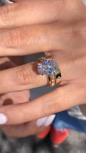 Anillo de compromiso de diamante de corte ovalado cultivado en laboratorio, anillo de regalo de lujo a la moda chapado en oro 950 para mujer, certificado IGI - Product Image 2