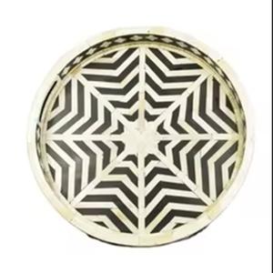 Plateau de service rond personnalisable en bois antique et résine écologique de qualité commerciale avec incrustation d'os, design unique, luxueux et classique - Product Image 1