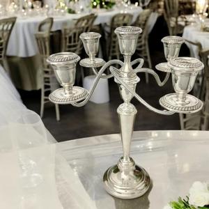 "Élégant candélabre en argent à 5 bras au design époustouflant, parfait pour les décors sophistiqués et les occasions spéciales" - Product Image 1