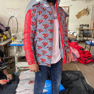 Chaqueta acolchada personalizada de alta calidad para hombre, abrigos de moda de invierno con cuello con capucha, tela de lona a la venta - Product Image 3