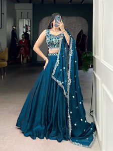 Sarcelle pour Fandiy Lehenga avec glamour subtil et broderie florale Belle Dupatta pour la mode de fête - Product Image 3