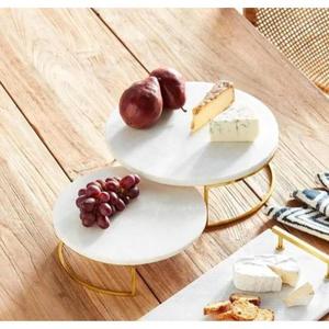 Support de gâteau en métal léger de style élégant avec sans rouille facile à nettoyer parfait pour l'affichage et la décoration de desserts de cuisine à domicile - Product Image 1