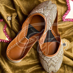 Nuevo Producto, Khussa para Mujer, Ligera, Resistente, Cómoda, Antideslizante, Parte Superior de Cuero Sintético, Suela Antideslizante - Product Image 3