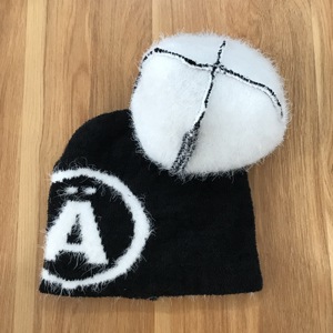 Bonnet en tricot jacquard imprimé pour l'hiver Y2K personnalisé en gros Chapeaux de luxe en mohair Pompon Doux Quotidien Taille adulte Logo brodé en 3D - Product Image 6