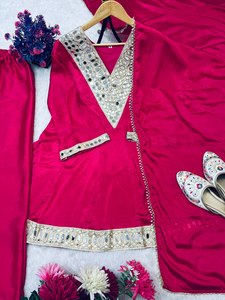 Elegante Traje Salwar de Terciopelo de Lujo para Mujer, Bordado con Lentejuelas, Secado Rápido, para Todas las Temporadas, para Fiestas y Festivales, Antra - Product Image 4