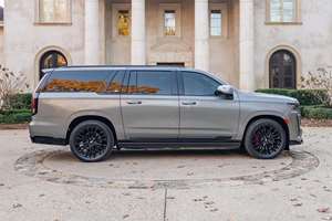 Cuidadosamente Mantenido, Cadi Llac Esca Lade V ESV SUV 2024, Motor Turbo, Transmisión Automática, 8 Asientos, Ofrece una Gran Capacidad de Carga - Product Image 2