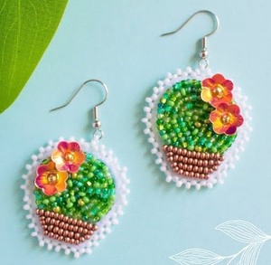 ต่างหูปักลายดอกกุหลาบด้วยมือ ต่างหูประดับลูกปัดหลากหลายแบบ ต่างหูสำหรับผู้หญิงสำหรับงานเทศกาลและงานปาร์ตี้ ราคาดีที่สุด ต่างหูลูกปัด - Product Image 4