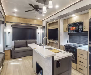 2025 2024 2026 F-o-r-e-s-t R-i-v-e-r Campsite E-l-i-t-e 36RF Autocaravana Remolque de Viaje - Product Image 2