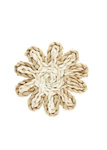 Juego de posavasos de ratán exquisitamente diseñado que ofrece artesanía superior y patrones únicos para la presentación de la mesa de comedor - Product Image 2