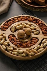 Plateau de service carré classique en bois peint à la main pour cadeaux - Product Image 4