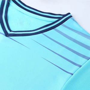 Uniforme de football personnalisé de haute qualité, à prix avantageux, en polyester 100%, séchage rapide, durable, couleur personnalisée pour adultes - Product Image 3