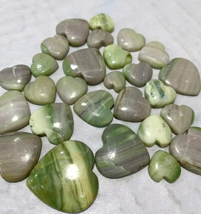 100% haute qualité naturel vert Serpentine coeur forme Cabochon pierres précieuses minérales en gros Lot poids tailles pour la fabrication de bijoux - Product Image 1