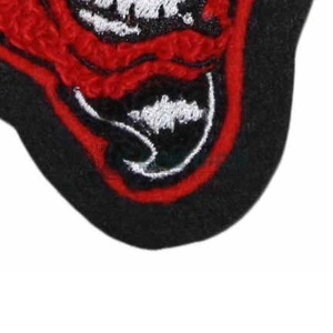 Écussons chenille brodés personnalisés pour hommes dernière mode pour vêtements de rue pour hommes Écussons chenille mode par transfert de chaleur - Product Image 3