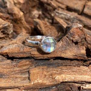 Bague élégante en pierre de lune arc-en-ciel, coupe ovale, certifiée IGI, faite à la main en argent sterling 925, cadeau élégant pour femmes - Product Image 2