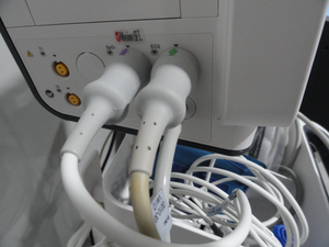 Monitor de Pacientes Mindray ePM 10m 2023 con Accesorios y Carro Rodante - Product Image 3