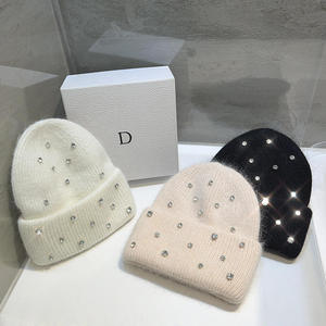 Gorros de Punto de Invierno Personalizados al por Mayor, Gorros de Piel de Conejo con Pedrería para Mujer - Product Image 4