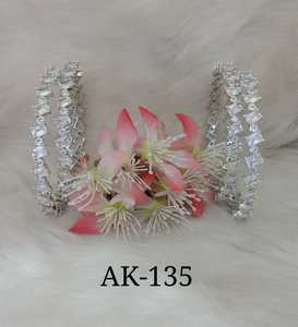 Ensemble de bracelets pour femmes élégants et faits à la main pour les célébrations Looks de mariée Festivals et occasions de cadeaux - Product Image 4