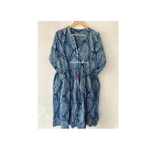 Robe d'été pour femmes, tissu en coton respirant, design élégant et décontracté, coupe confortable, parfaite pour tous les jours et les journées ensoleillées - Product Image 1