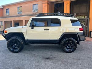 NETTOYAGE-TITRE-USAGÉ-TOYOTA- FJ- CRUISER- 4WD-À VENDRE-PRÊT-À-LIVRER-PORTE À PORTE-LIVRAISON - Product Image 5