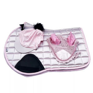 Ensemble de 3 coussins de selle antidérapants en satin avec voile anti-mouches et couvre-chapeau d'équitation, doublure en polaire. - Product Image 1