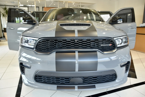 Camioneta Dodge Durango RT Plus 2024 con Volante a la Izquierda, Motor Turbodiésel de Más de 8L, 100-150 CV, Transmisión Automática, Color Oscuro, R18 - Product Image 2