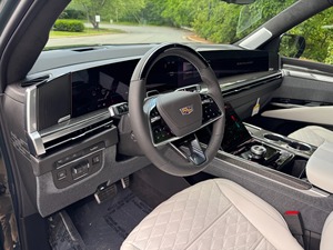 2025 Cadillac Escalade ESV AWD V-Series 6.2L Moteur V8 suralimenté SUV/Crossover Automatique - Product Image 4