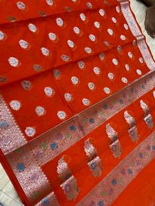 Saris en soie de brocart de couleur bleu royal fabriqués sur mesure à partir de tissus en pure soie idéaux pour la revente par les magasins de vêtements - Product Image 2