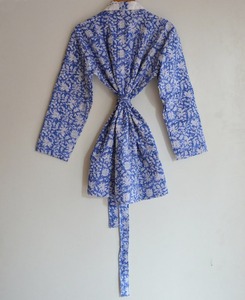 ฤดูหนาวสั้นเสื้อสูทชุดกิโมโนผู้หญิงพรรคสวมใส่เปิดเสื้อแจ็คเก็ตจอยปุระพิมพ์อินเดียแฮนด์เมด Kantha ผ้าห่มเสื้อแจ็คเก็ตสั้นบล็อก - Product Image 2