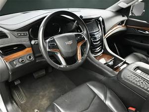 Cadillac Escalade Luxury 2018, Volante a la Izquierda, 7 Plazas, SUV de Alta Potencia - Product Image 4