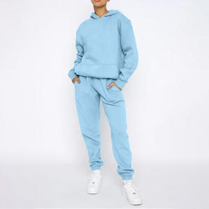 Ensemble de survêtement personnalisé fournisseur OEM pour femmes Matériau confortable Logo Marque de marque Décoration vintage Marque privée Vêtements Design - Product Image 5