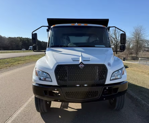 El mejor!! Camión Volquete Usado en Excelente Estado, Modelos 2024, 2023, 2020, Internationals MV607, Camión Volquete de 5/6 Yardas - Product Image 1