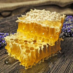 น้ำผึ้งรังผึ้งออร์แกนิกส่งตรงจากเวียดนามฟาร์มน้ำผึ้งราคาไม่แพงสำหรับผู้ซื้อขายส่ง - Product Image 1